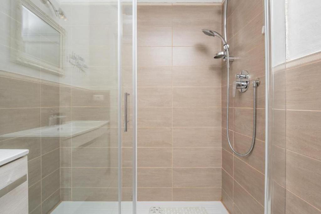 Bellissimo Appartamento Con Veranda Privata Al Centro Di Porto Rotondo Exterior foto