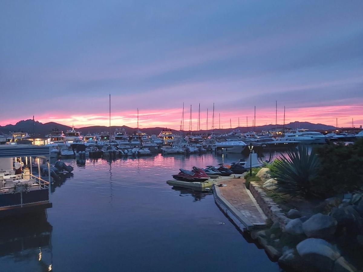 Bellissimo Appartamento Con Veranda Privata Al Centro Di Porto Rotondo Exterior foto