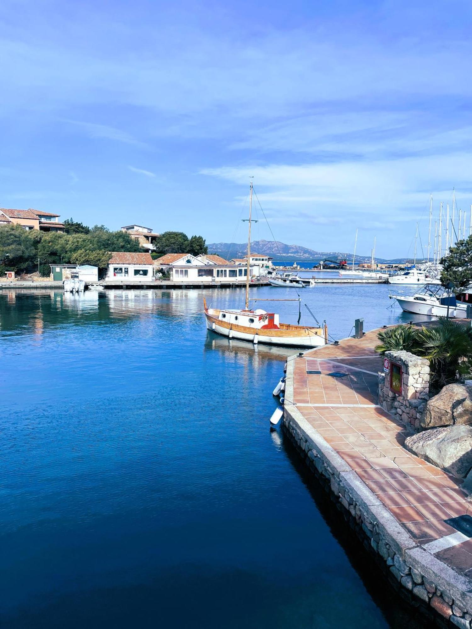 Bellissimo Appartamento Con Veranda Privata Al Centro Di Porto Rotondo Exterior foto